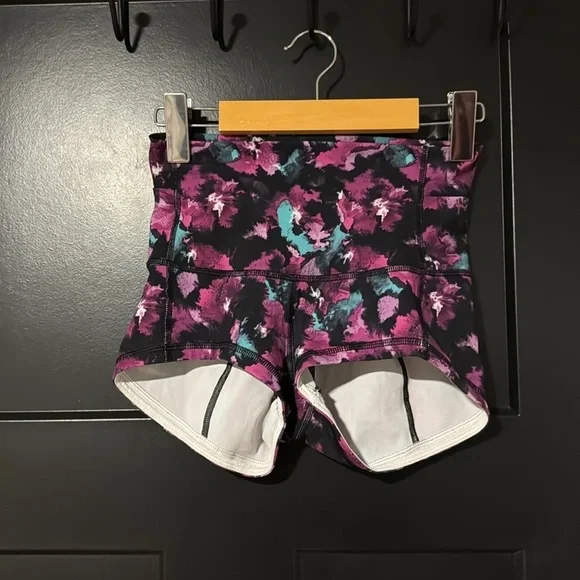 Lululemon Boogie Short Roll Down Active Floral/Multi - Picture 1 of 6